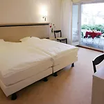 De La Vieille Tour Hotel