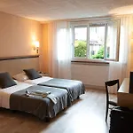 Hotel De La Vieille Tour 3*