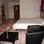 Hotel De La Vieille Tour 3*