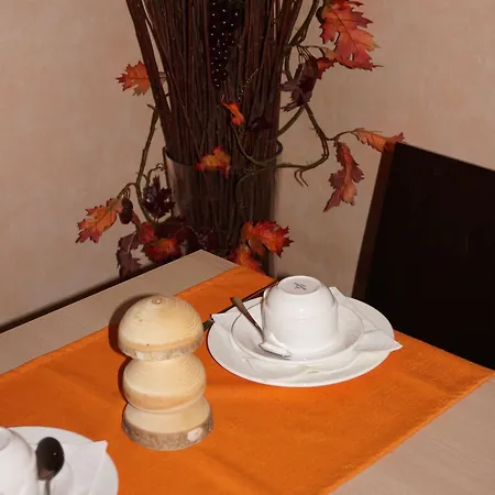 De La Vieille Tour Hotel 3*
