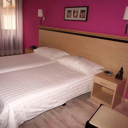 ホテル De La Vieille Tour 3*