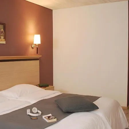 De La Vieille Tour ホテル ラ・トゥール＝ド＝ペ