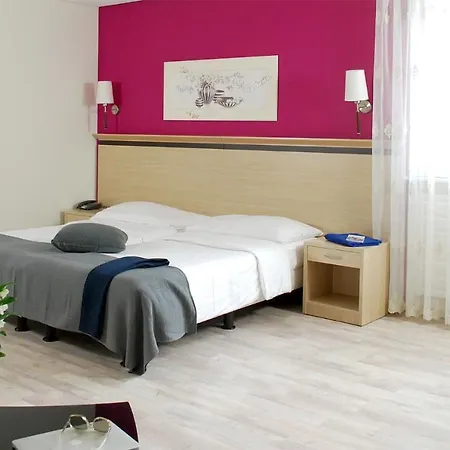 ホテル De La Vieille Tour