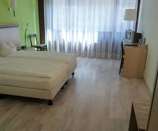 Hotel De La Vieille Tour 3*