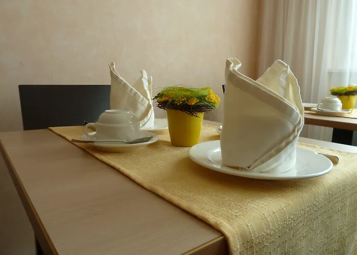 De La Vieille Tour Hotel