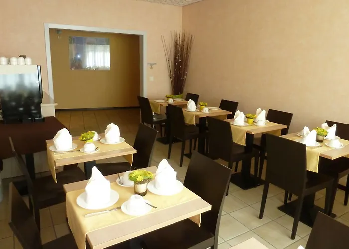 De La Vieille Tour Hotel 3*