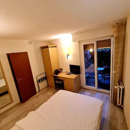 Hotel De La Vieille Tour