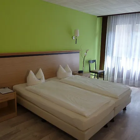De La Vieille Tour Hotel