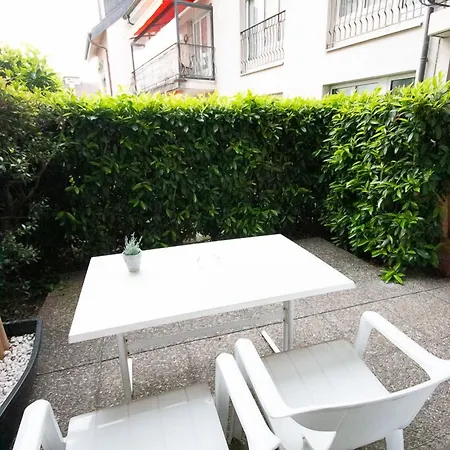 Hotel De La Vieille Tour 3*