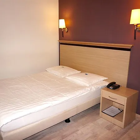 De La Vieille Tour Hotel