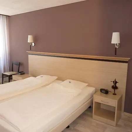 De La Vieille Tour Hotel 3*
