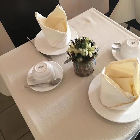 De La Vieille Tour Hotel 3*