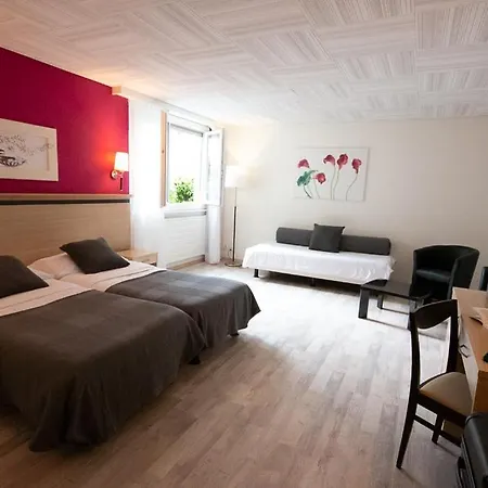 Ξενοδοχείο De La Vieille Tour