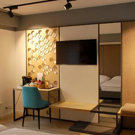 De La Vieille Tour Hotel 3*