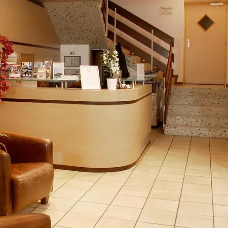 Ξενοδοχείο De La Vieille Tour 3*