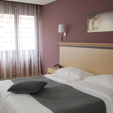 De La Vieille Tour Hotel
