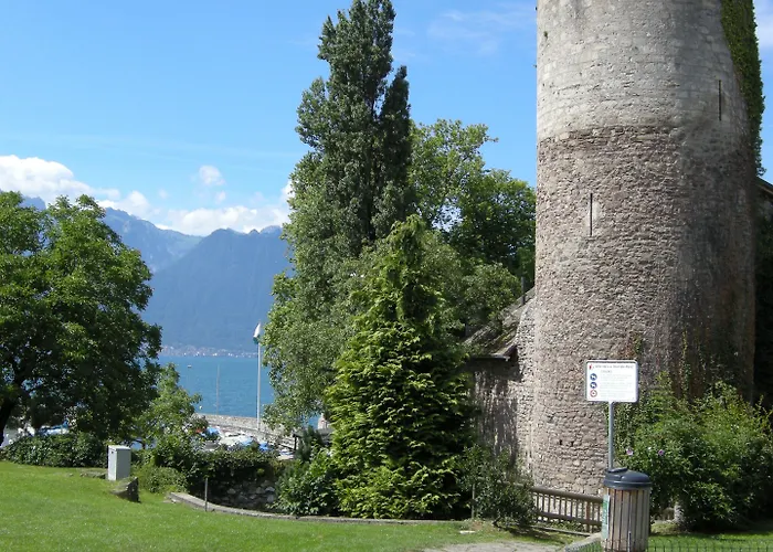 De La Vieille Tour Hotel