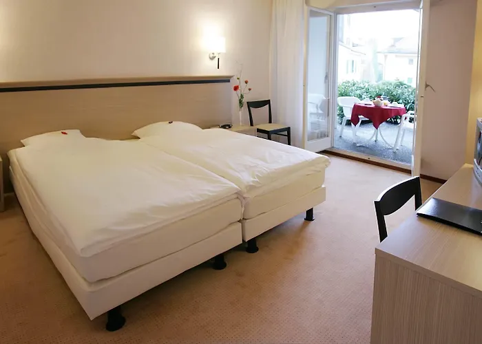 De La Vieille Tour Hotel