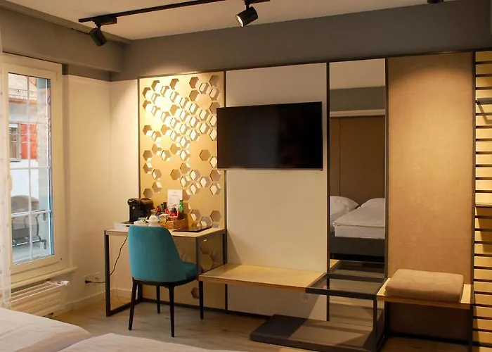 De La Vieille Tour Hotel 3*