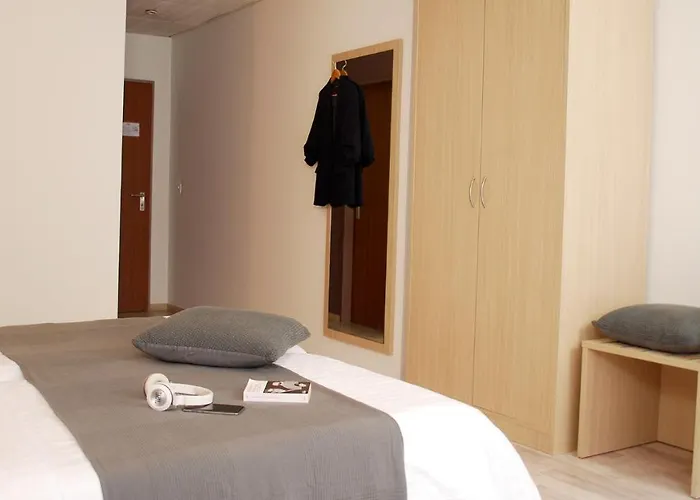 Hotel De La Vieille Tour 3*