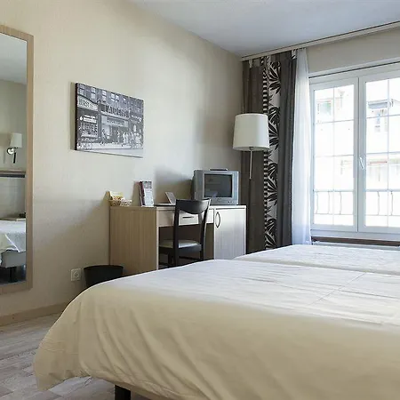 Szálloda De La Vieille Tour