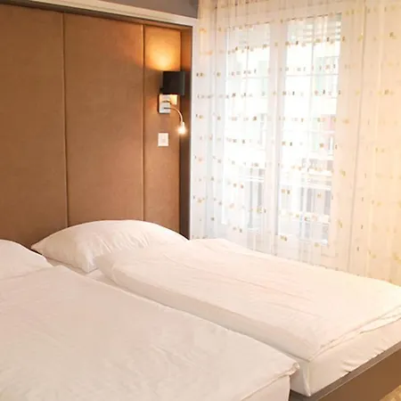 De La Vieille Tour La Tour-de-Peilz