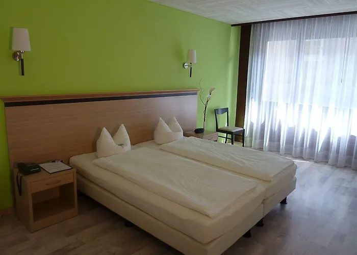 De La Vieille Tour Hotel