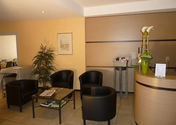 De La Vieille Tour Hotel 3*