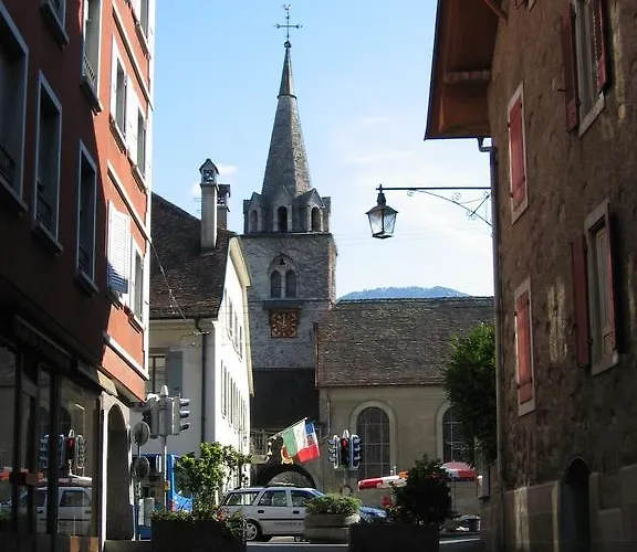 De La Vieille Tour Hotel