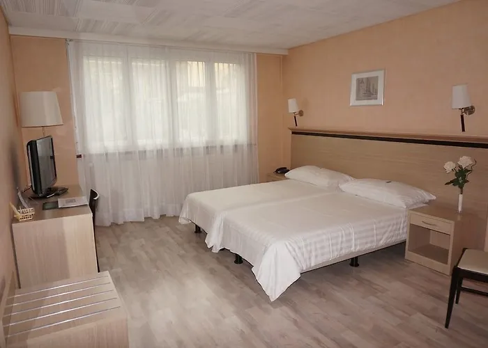 De La Vieille Tour Hotel 3*