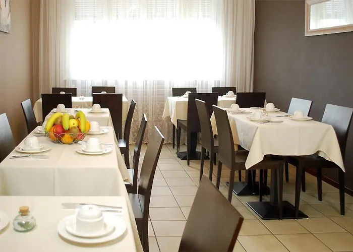 De La Vieille Tour Hotel 3*